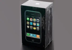 古いiPhoneがオークションでとんでもない値段で落札される