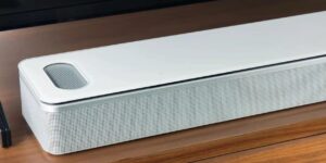 Boseの新フラッグシップDolby Atmos soundbarは対話問題にAIの賢さをもたらす