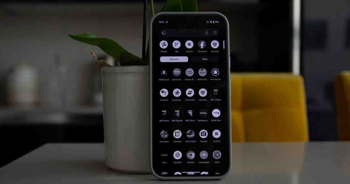 寝る前のスマホがやめられない人へ|Androidグレースケール設定でスクリーンタイムを減らす